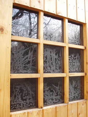 Givre sur les fentres de l'abri de jardin  Nol